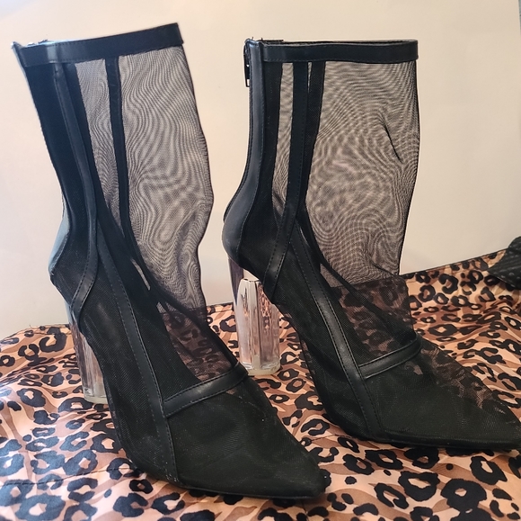 Black Mesh Zippered Boots Lucite Heels New w/o tags size 8 - Picture 3 of 6